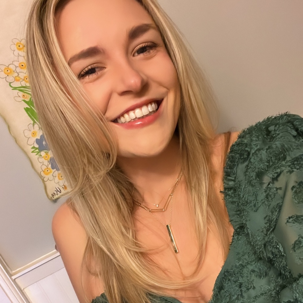 Meet your Posher, Laura